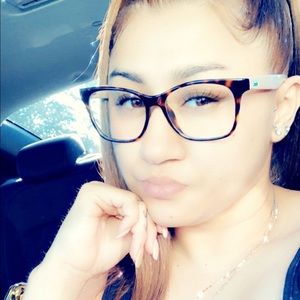 Meet your Posher, Yolanda